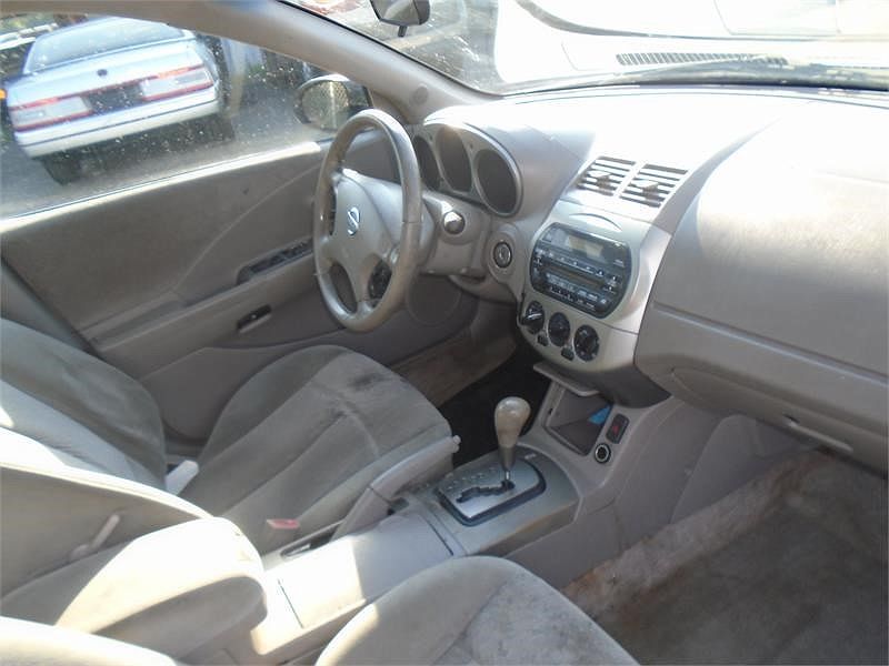 2003 Nissan Altima S image 3
