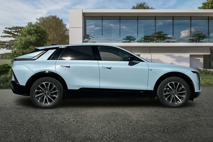 2025 Cadillac Lyriq
