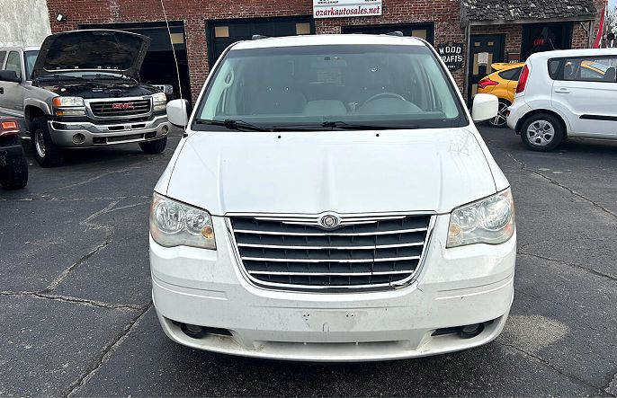 2010 Chrysler Town & Country