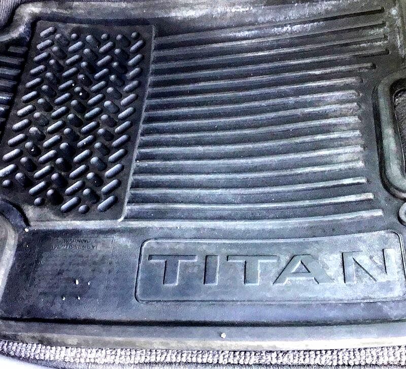 2007 Nissan Titan LE image 16