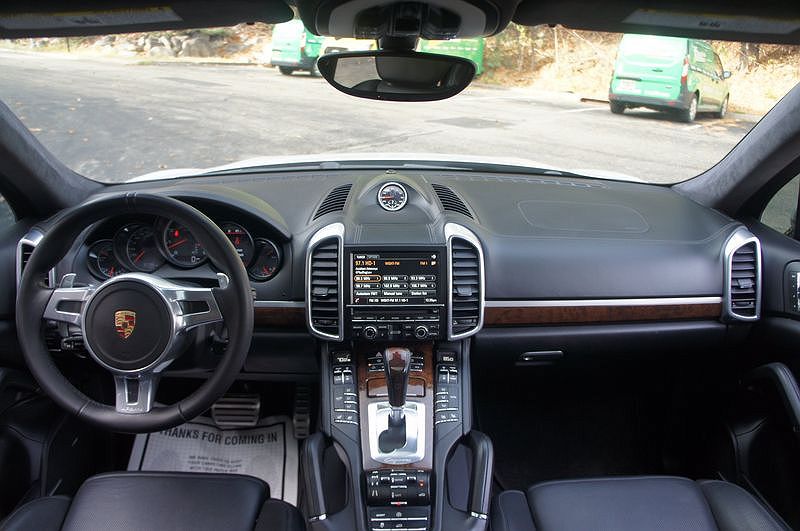 2014 Porsche Cayenne Turbo S image 5