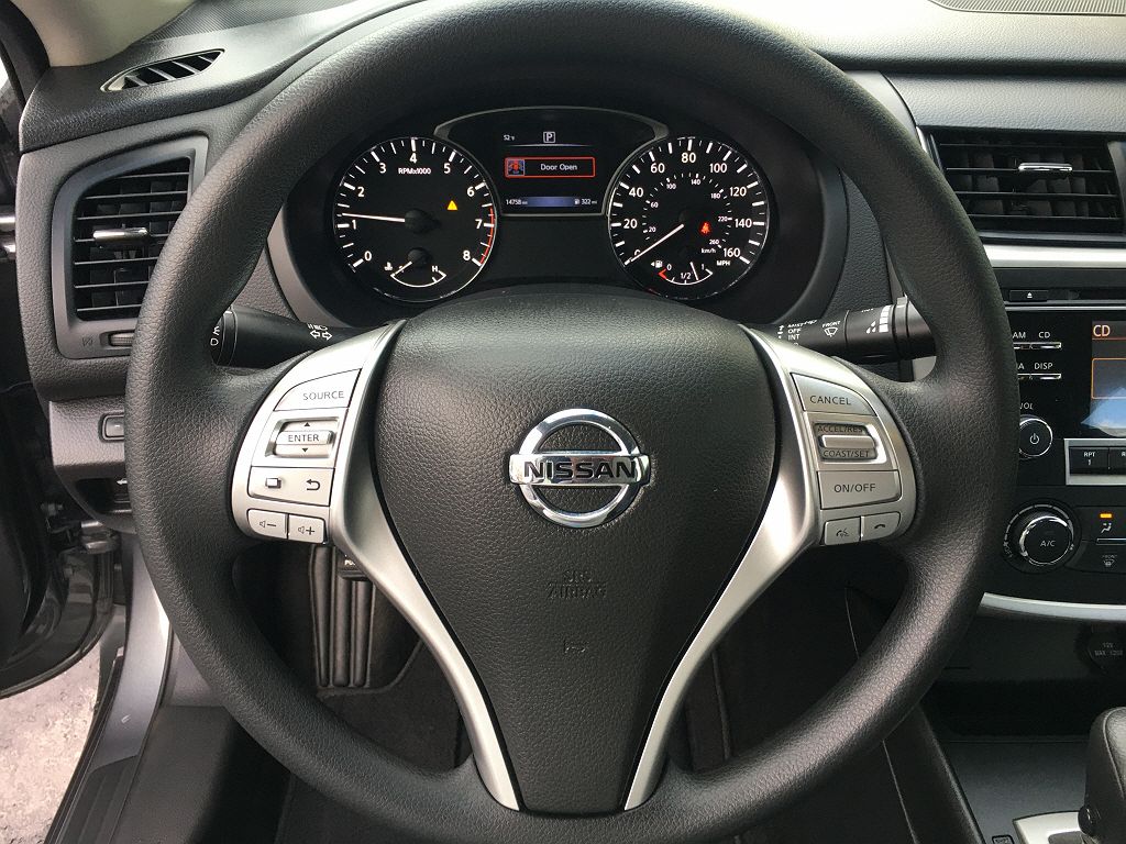 2017 Nissan Altima S image 6