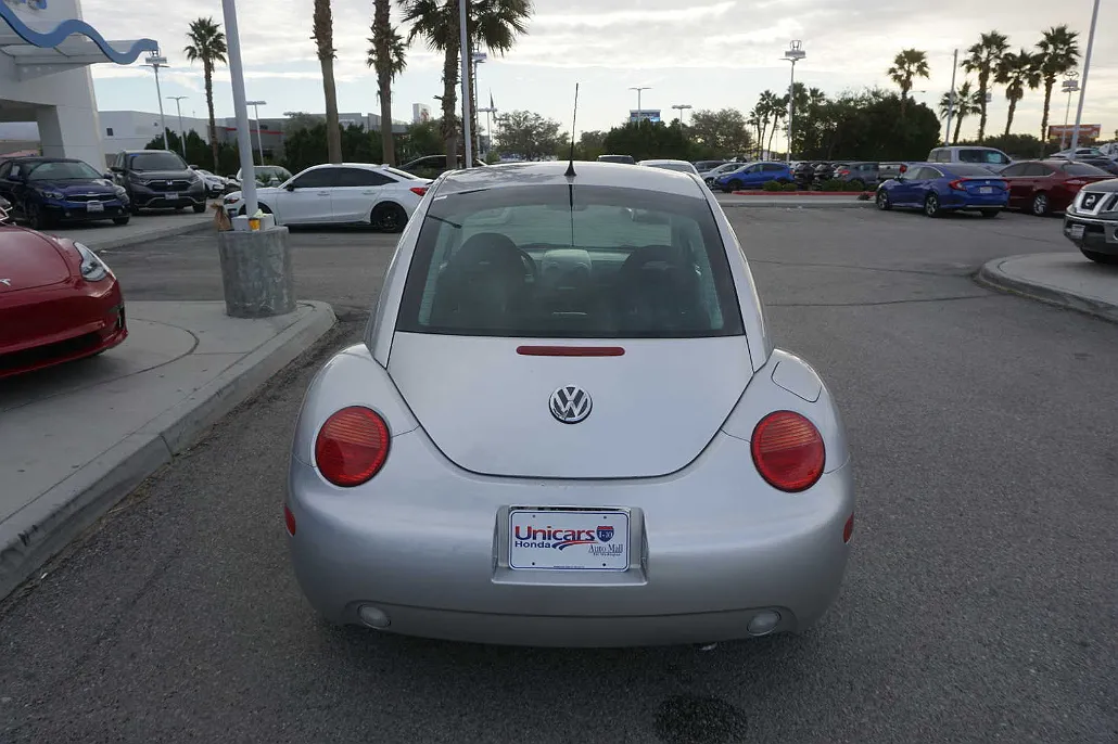 2001 Volkswagen New Beetle GLS image 4