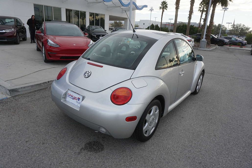 2001 Volkswagen New Beetle GLS image 5