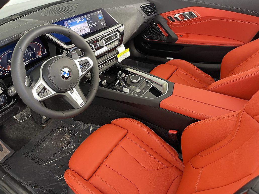 2024 BMW Z4 sDrive30i image 3