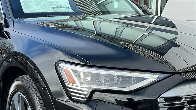 2024 Audi Q8 e-tron Premium Plus image 1