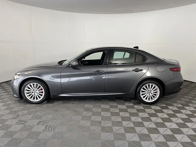 2022 Alfa Romeo Giulia