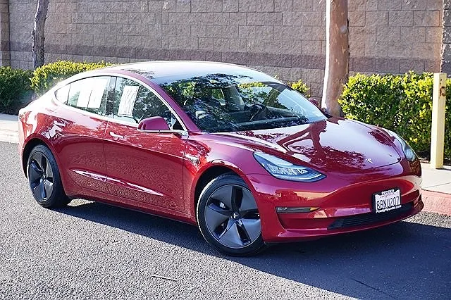 2018 Tesla Model 3 null image 2