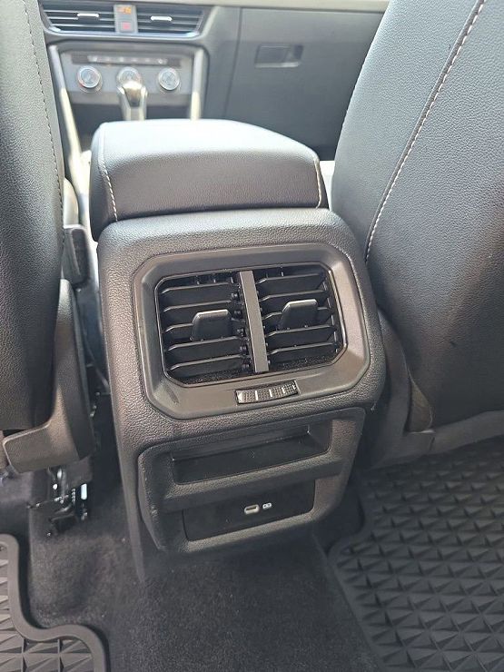 2022 Volkswagen Taos SE photo 7