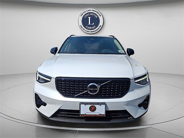 2023 Volvo XC40
