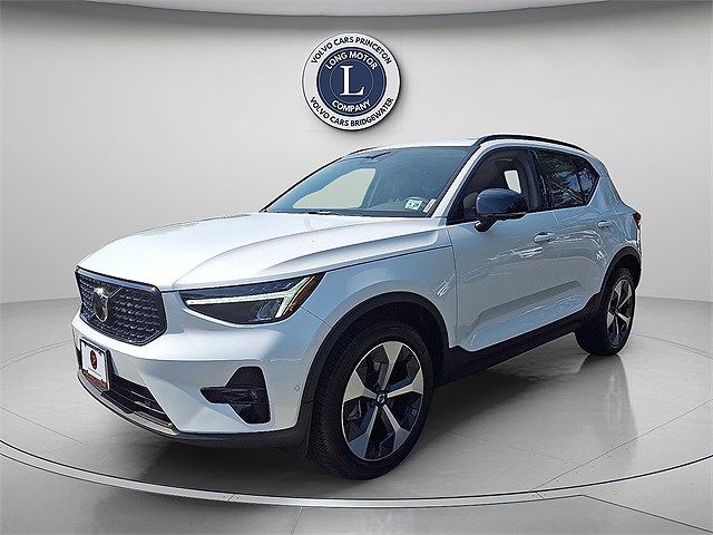 2023 Volvo XC40