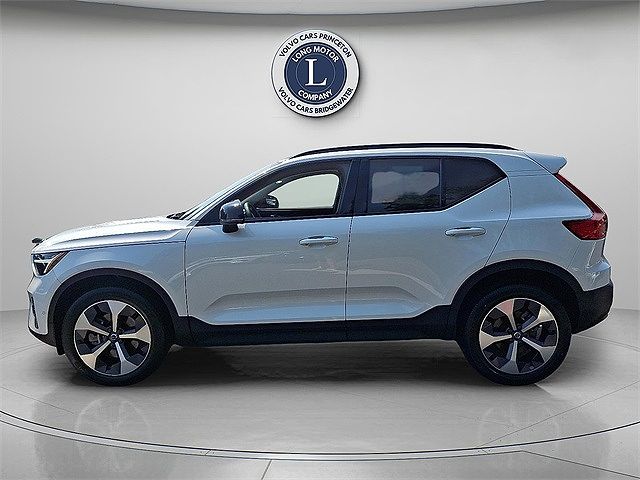 2023 Volvo XC40