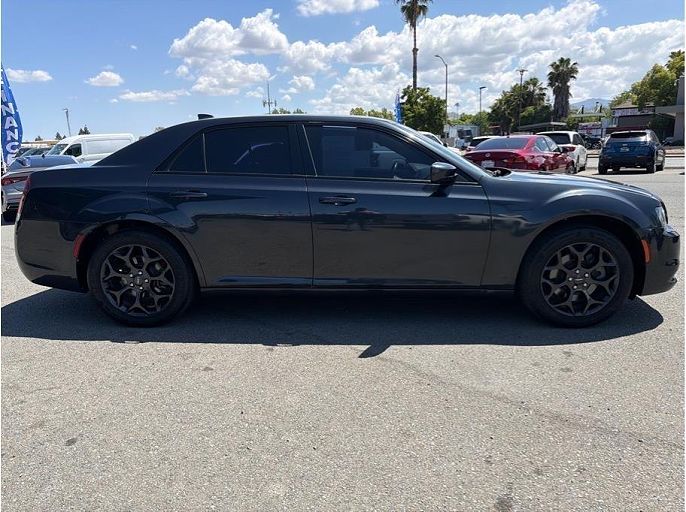 2019 Chrysler 300