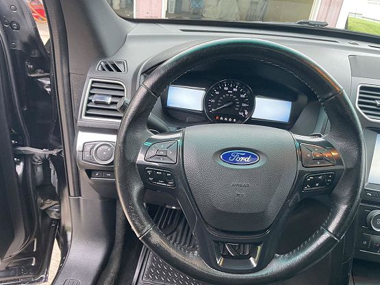 2016 Ford Explorer XLT photo 11