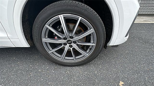 2023 Audi SQ5 Premium image 3