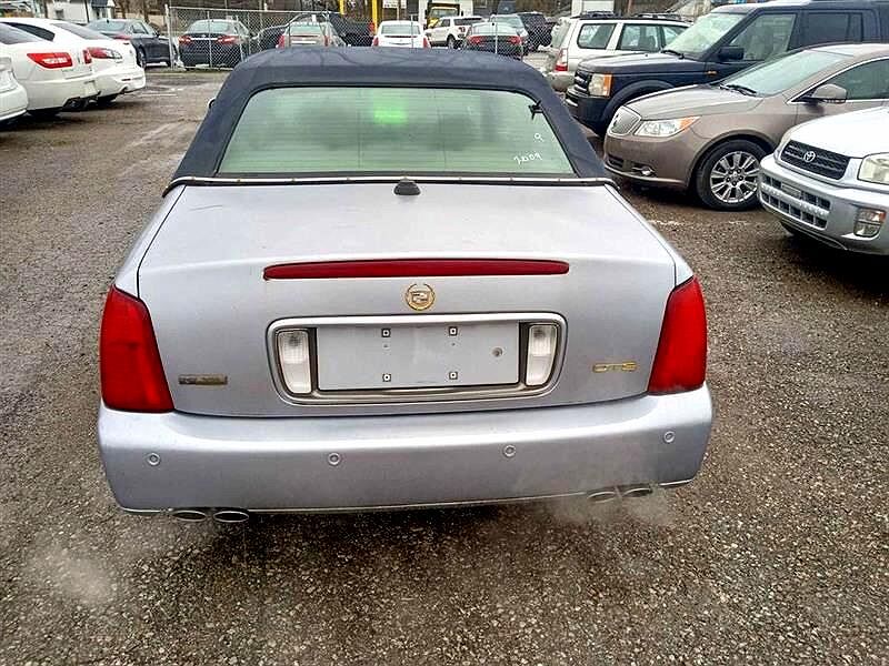2004 Cadillac DeVille DTS image 3
