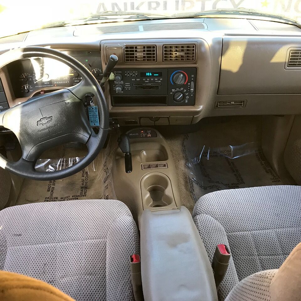1996 Chevrolet Blazer LT image 5