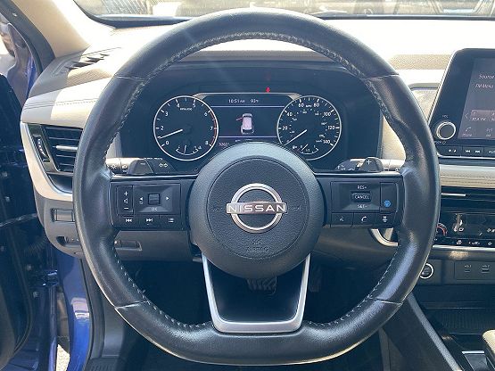 2022 Nissan Rogue SV photo 11
