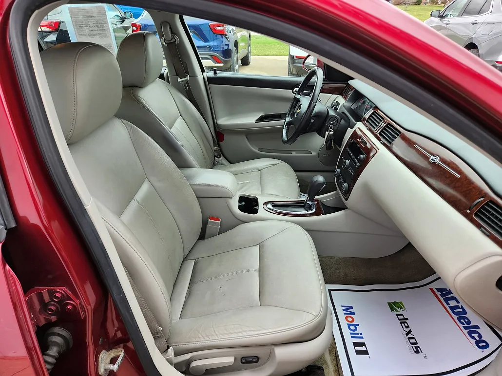 2011 Chevrolet Impala LTZ image 4