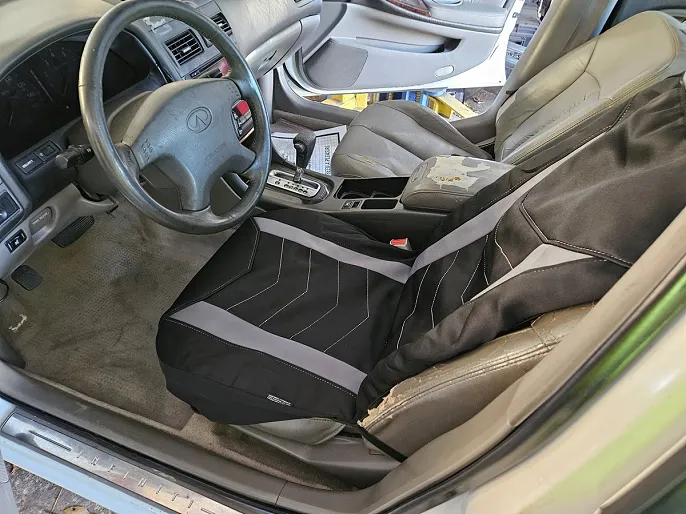 2000 Infiniti I30