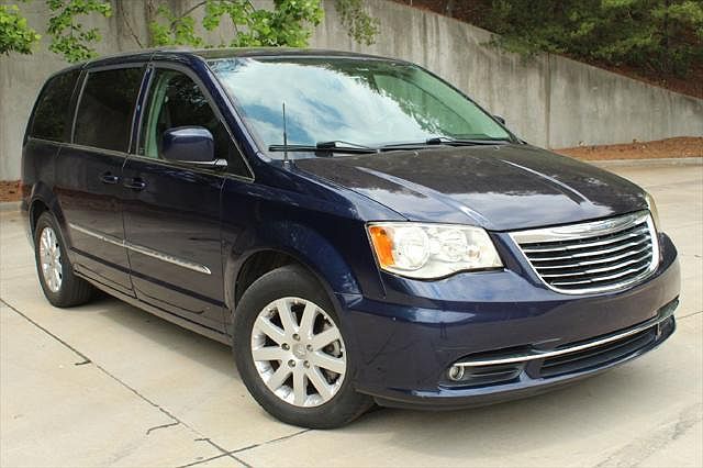 2014 Chrysler Town & Country Touring image 0