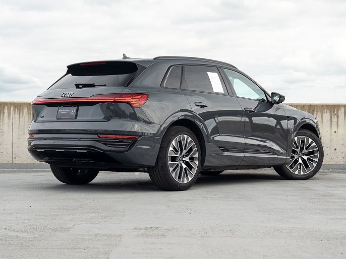 2024 Audi Q8 e-tron