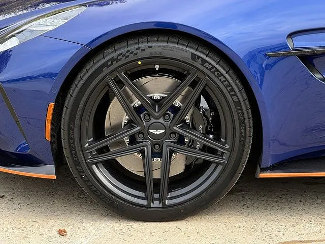 2025 Aston Martin V8 Vantage