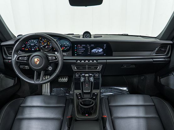2024 Porsche 911 4 GTS photo 11