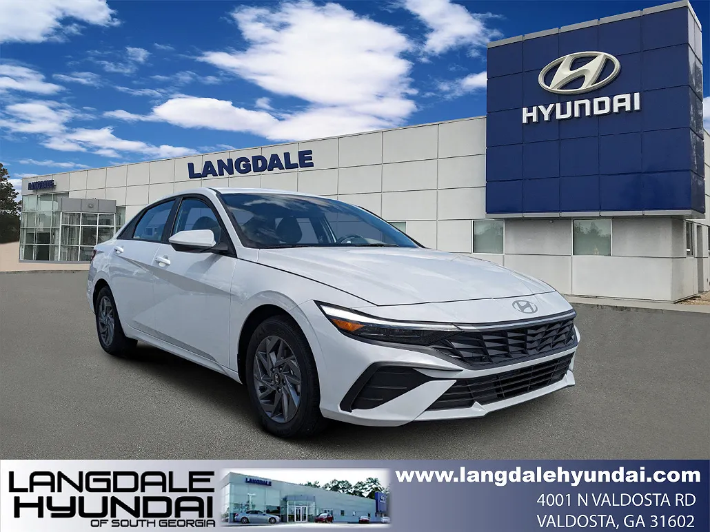 2024 Hyundai Elantra SEL image 0