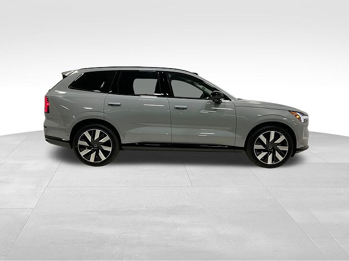 2025 Volvo EX90