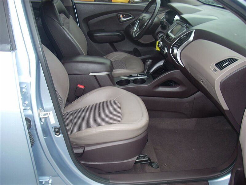 2010 Hyundai Tucson Limited Edition image 7