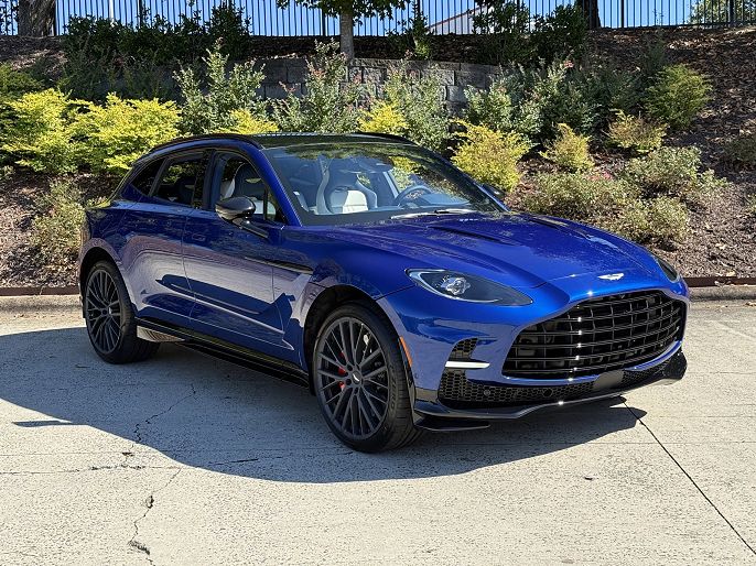 2025 Aston Martin DBX