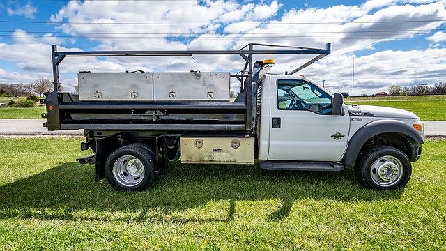 2013 Ford F-550 XL image 2