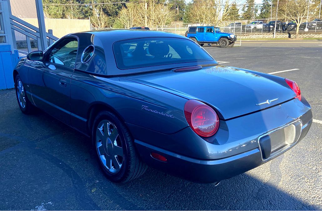 2003 Ford Thunderbird Deluxe image 3