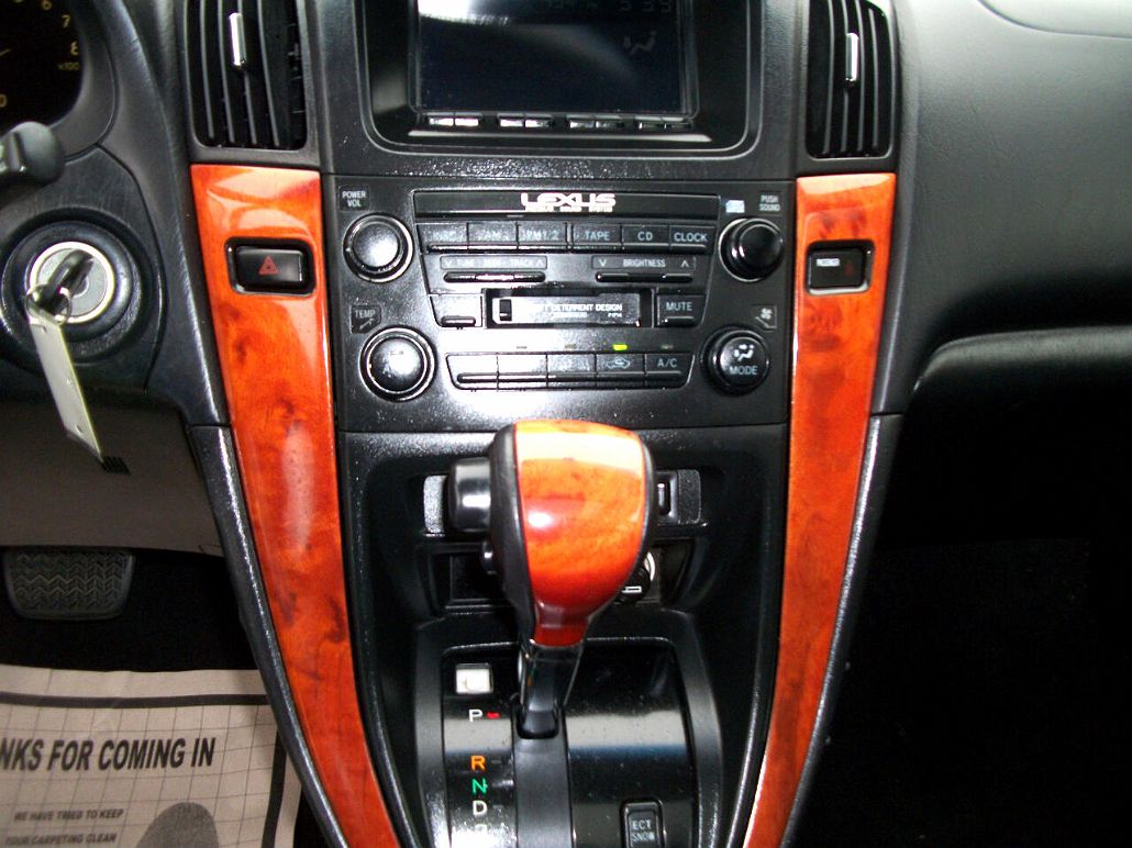 2002 Lexus RX 300 image 4