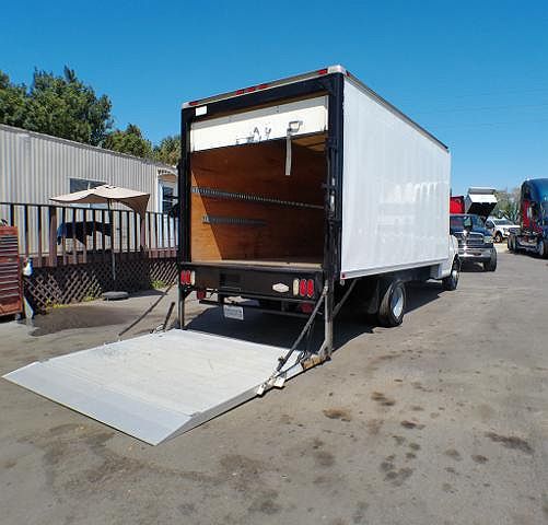 2005 Chevrolet Express 3500 image 10