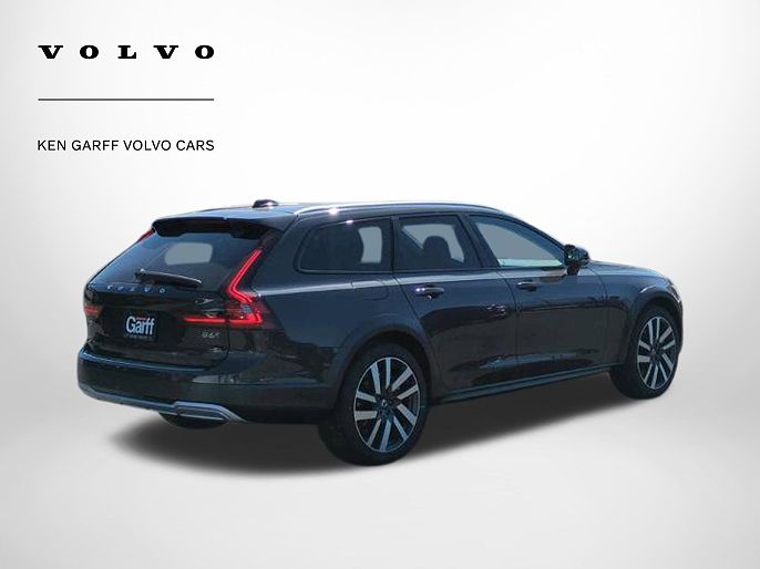 2025 Volvo V90