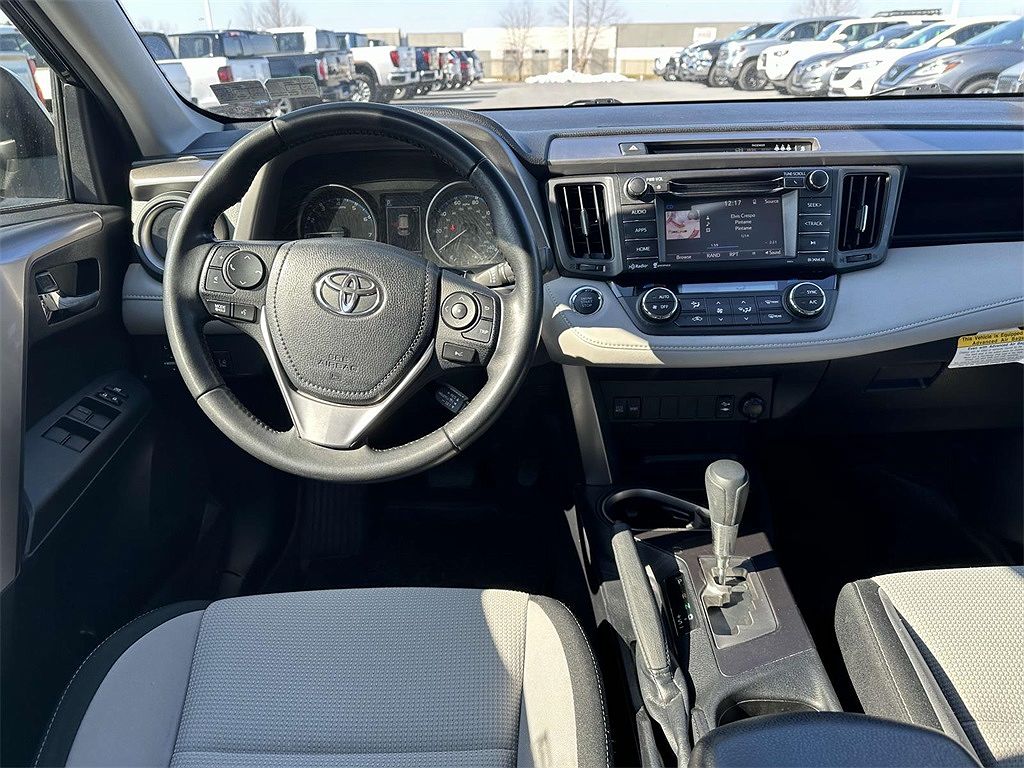 2018 Toyota RAV4 XLE image 1