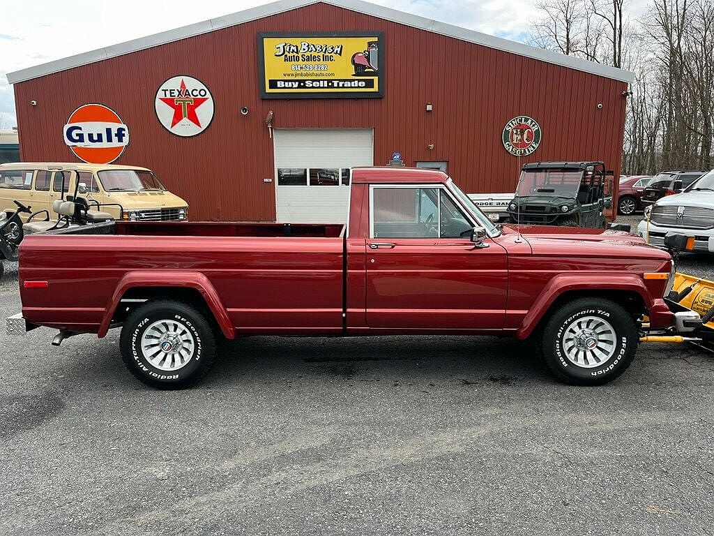 1984 Jeep J10 null image 2