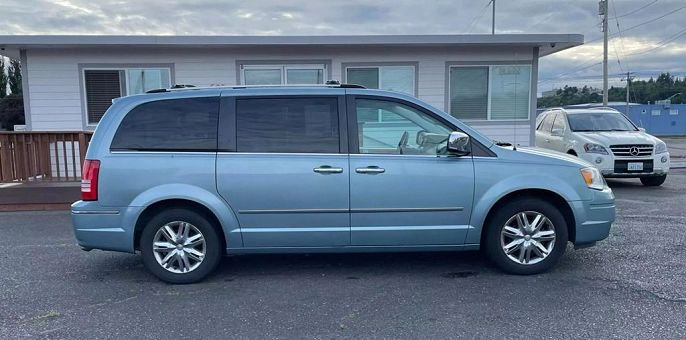 2010 Chrysler Town & Country