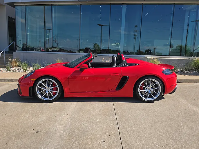 2023 Porsche 718 Spyder