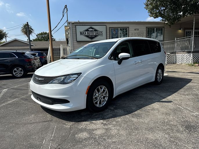 2022 Chrysler Voyager