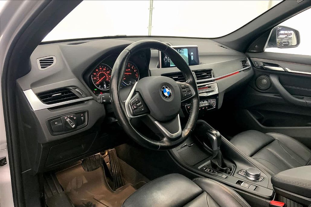 2017 BMW X1 xDrive28i image 1