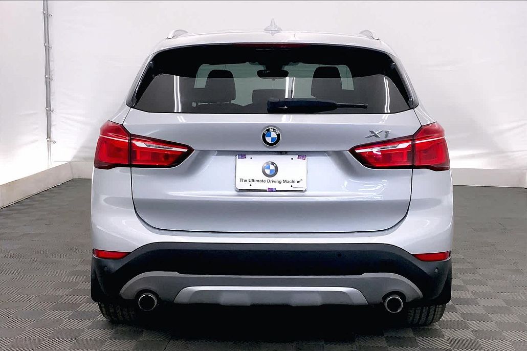 2017 BMW X1 xDrive28i image 4