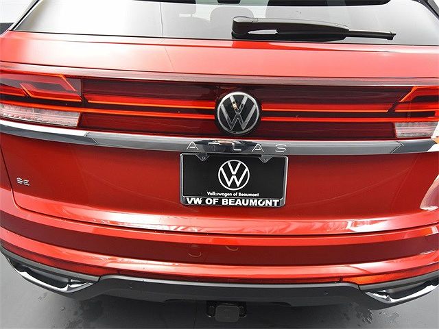 2024 Volkswagen Atlas SE image 1