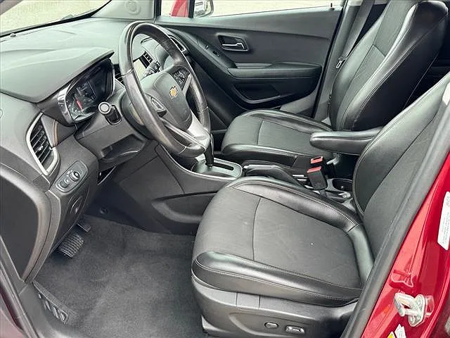 2019 Chevrolet Trax LT image 4