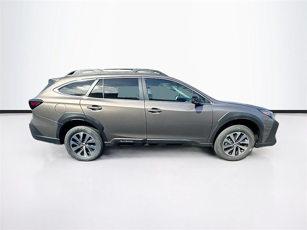 2024 Subaru Outback Premium image 3