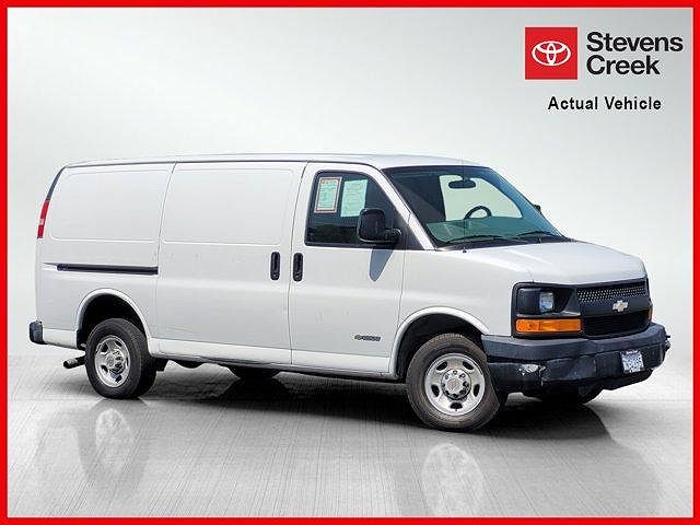 2004 Chevrolet Express 2500 image 0