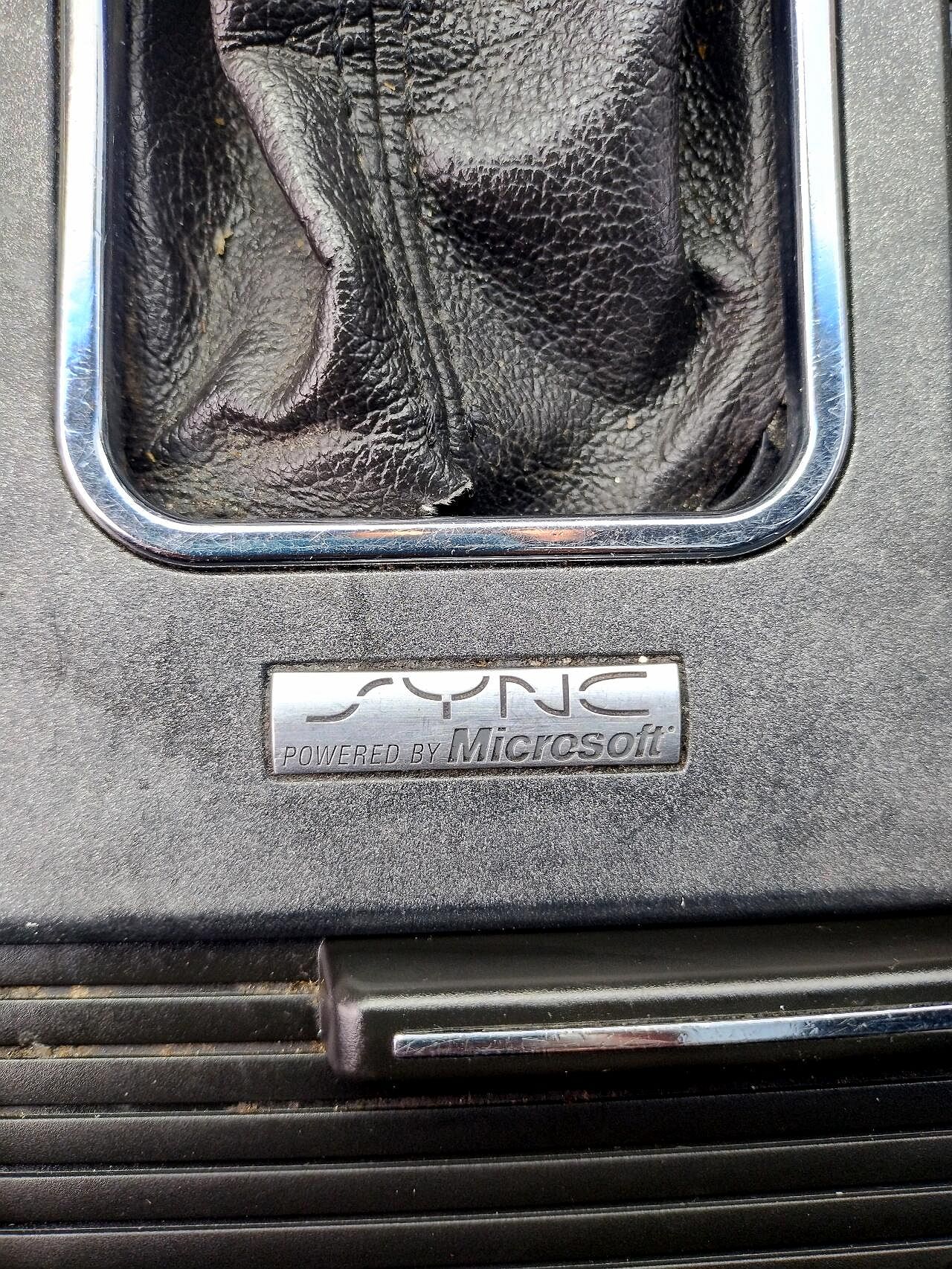 2012 Lincoln MKS null image 16