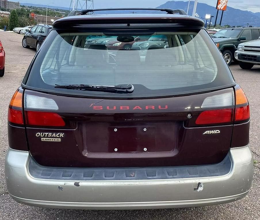 2001 Subaru Outback Limited Edition image 2